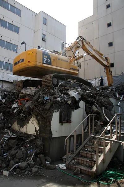 挖掘机机垃圾填埋场札幌、 日本 — 图库照片