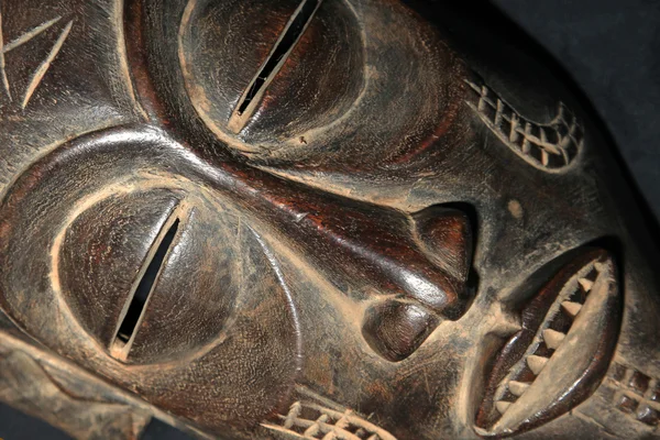 Máscara Tribal Africana - Tribu Bayaka — Foto de Stock