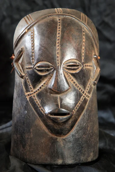 Африканская племенная маска - племя Занде — стоковое фото