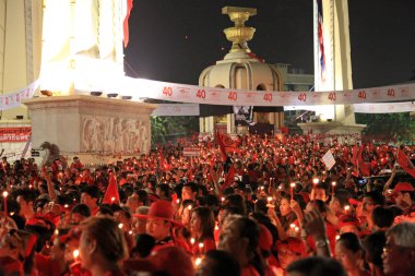 Bangkok - Aralık 10: Kırmızı gömlek protesto gösteri - Tayland