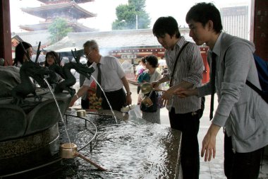 -canavar taş heykel - tsukubai sensoji Tapınak, tokyo, Japonya