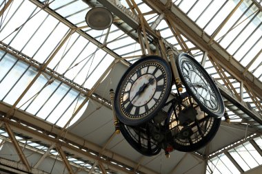 -Londra Waterloo İstasyonu'na