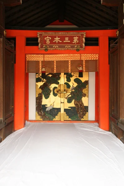 Sala de oração - Santuário Sumiyoshi Taisha, Osaka, Japão — Fotografia de Stock