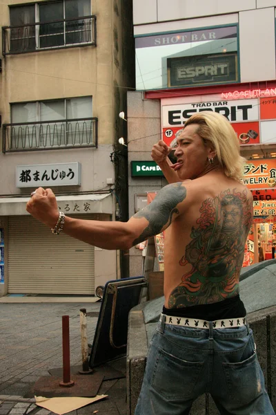 Tattoo on Crazy Man - Tokyo City, Japan — Stock Photo, Image