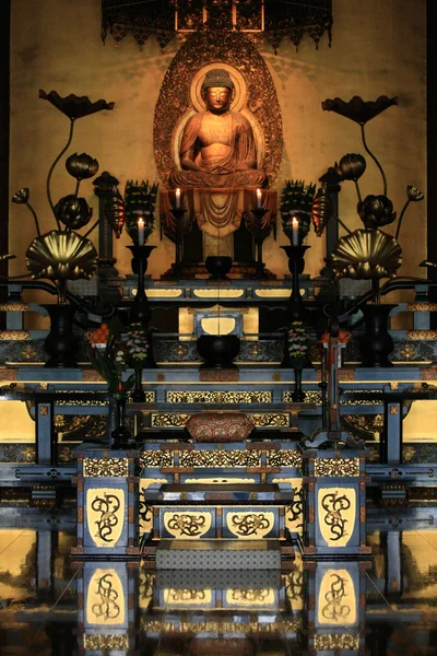 God standbeeld - zojoji schrijn, tokyo, japan — Stockfoto