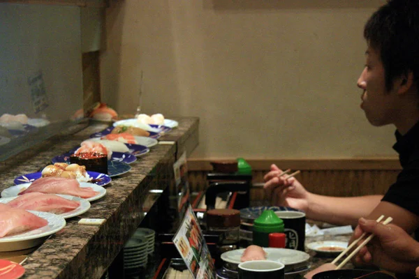 Restaurante Sushi, Comida tradicional japonesa — Foto de Stock