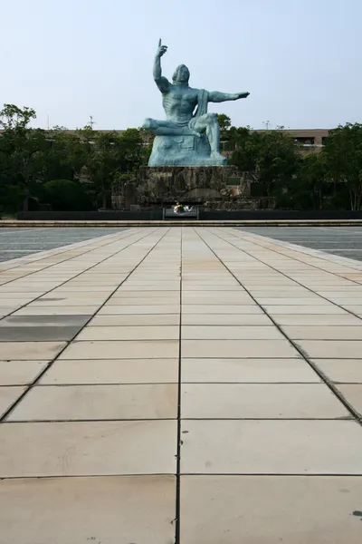 和平雕像，长崎，日本 — 图库照片