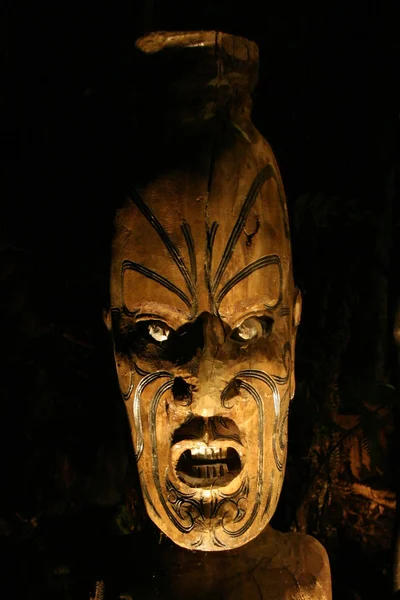 Tallado Maorí - Cultura Maorí en Nueva Zelanda — Foto de Stock