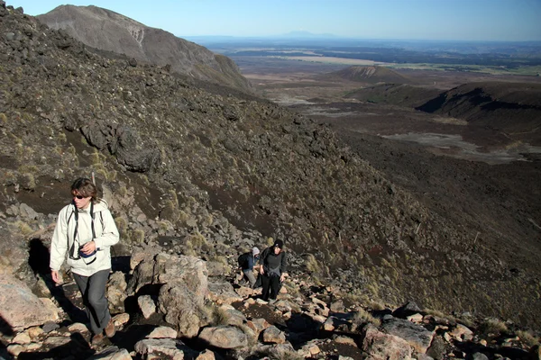 Turistika - tongariro national park, Nový Zéland — Stock fotografie