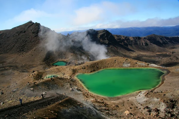 Emerald green lake - tongariro nationalpark, Nya Zeeland — Stockfoto