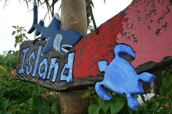 Tropical Island Sign - Taketomi Island, Okinawa, Japan — стоковое фото