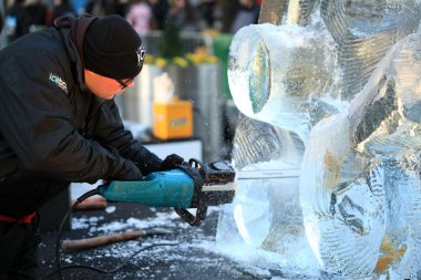 London, İngiltere - 13 Ocak: buz heykel Festivali 2012