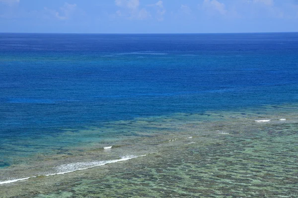 Tropiska havet, coral reef - yonaguni ön okinawa, japan — Stockfoto