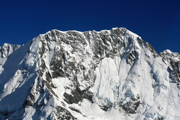 山上覆盖着雪-南阿尔卑斯山，新西兰 — 图库照片