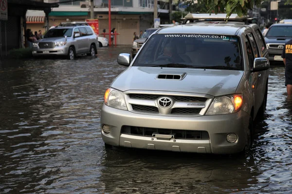 BANGKOK, THAILAND - NOVEMBER 17 : Flooding in Bangkok, Thailand — Stock Photo, Image