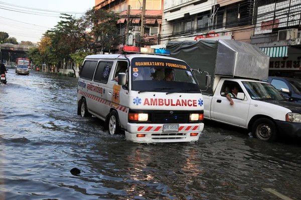 BANGKOK, THAILAND - NOVEMBRO 17: Inundações em Bangkok, Tailândia — Fotografia de Stock