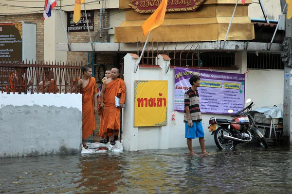 BANGKOK, THAILAND - NOVEMBER 17 : Flooding in Bangkok, Thailand — Stock Photo, Image