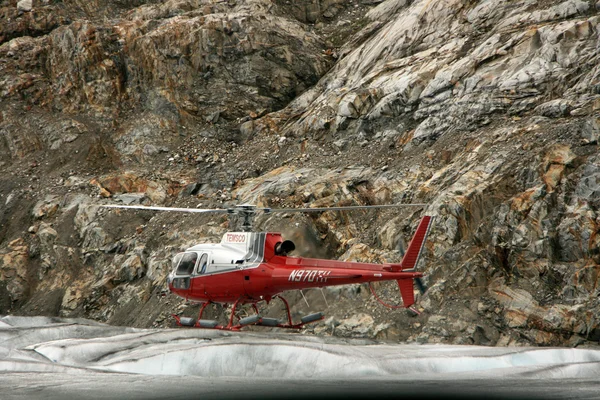 Πτήση με ελικόπτερο στο mendenhall παγετώνα, Αλάσκα, ΗΠΑ — Φωτογραφία Αρχείου