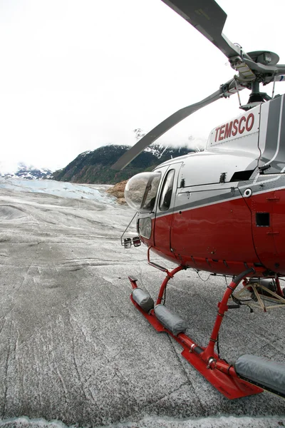 헬리콥터 비행 Mendenhall 빙하, 알래스카, 미국 — 스톡 사진