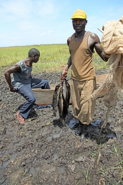 Flytande fiske by - uganda, Afrika — Stockfoto