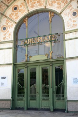 Karlsplatz istasyonu