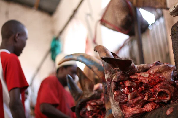 Köttmarknaden, tanzania — Stockfoto