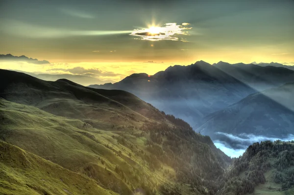 아름 다운 산 일출 — 스톡 사진