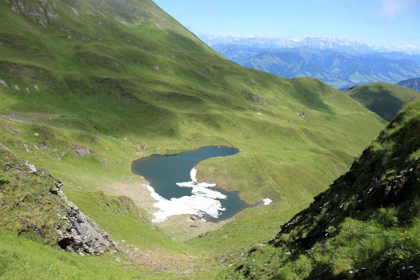 Lago Brandlsee en los Alpes —  Fotos de Stock