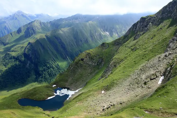 Paisagem montanhosa nos alpes — Fotografia de Stock