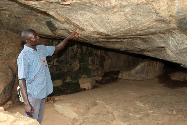 Nyero rots grotten - Oeganda, Afrika — Stockfoto