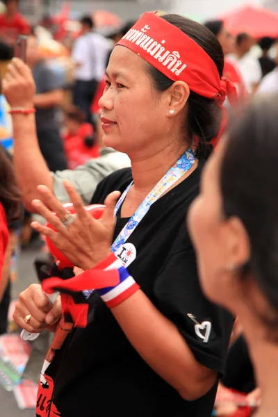 BANGKOK - NOV 19 : Démonstration de chemises rouges - Thaïlande — Photo