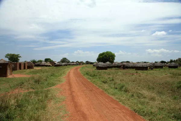 未舗装の道路 - ウガンダ、アフリカ — ストック写真