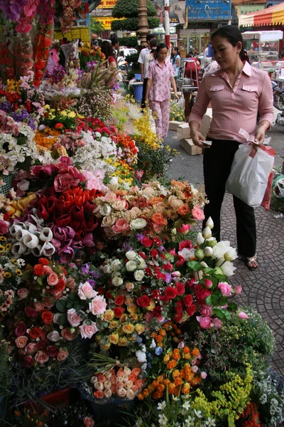 Loja de flores no Mercado Ben Thanh — Fotografia de Stock