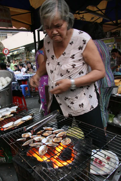 Mercado Ben Thanh, Ho Chi Minh, Vietnam — Foto de Stock