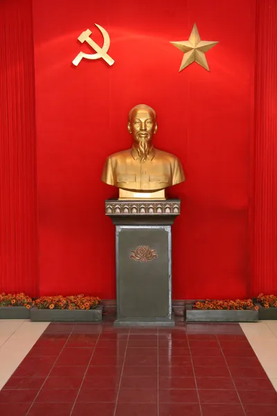 Flaggenturm und Museum in Hanoi — Stockfoto