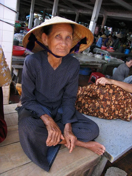 Vientnamese Frau - Hoi an, vietnam — Stockfoto