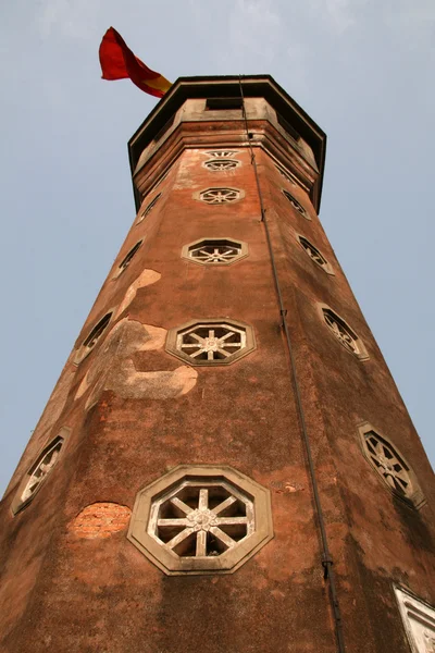 Flagga tower och museum i hanoi — Stockfoto