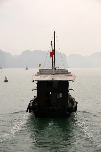Halong Bay (UNESCO), Vietname — Fotografia de Stock