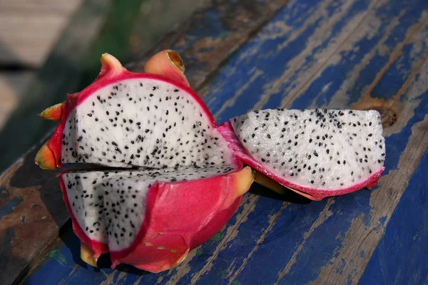 Dragon Fruit - Halong Bay (UNESCO), Vietnam — Stock Photo, Image