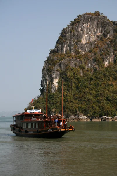 Залив Халонг (UNESCO), Вьетнам — стоковое фото