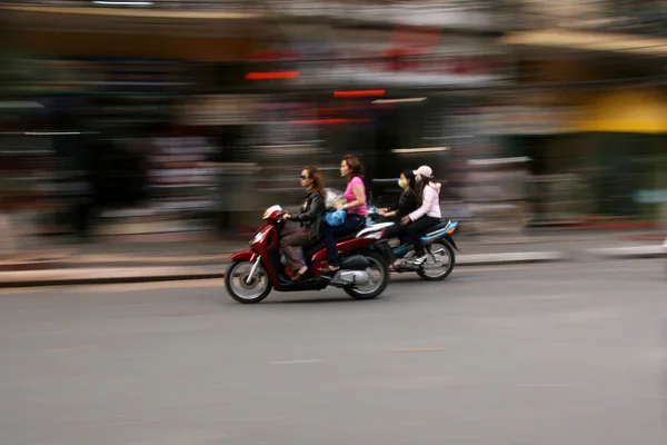 Rušné ulice hanoi, vietnam — Stock fotografie