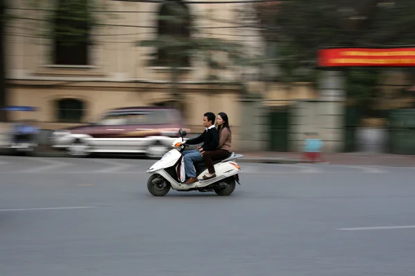 Ruchliwych ulicach Hanoi, Wietnam — Zdjęcie stockowe