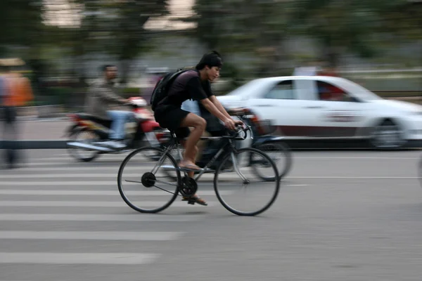 Meşgul sokaklarda Hanoi, vietnam — Stok fotoğraf