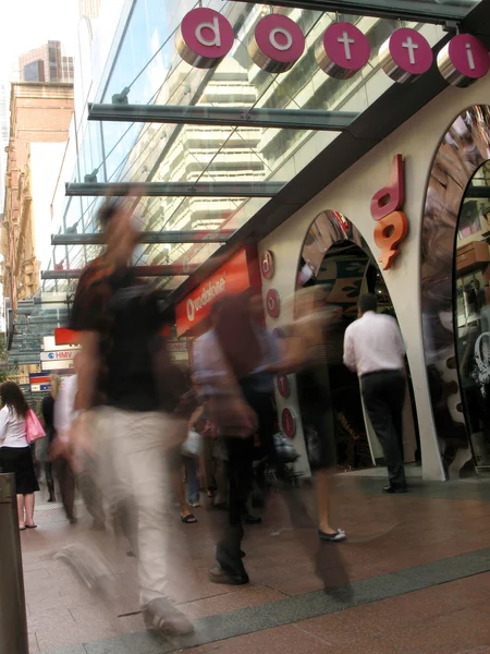 Ciudad ocupada calle - sydney, australia — Foto de Stock