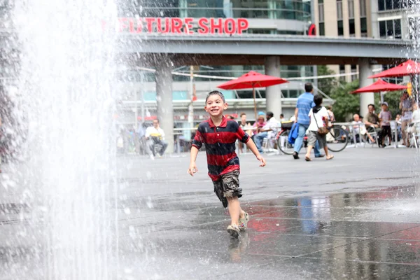 Spelen in het water fontein - toronto, canada — Stockfoto