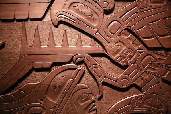 土著艺术-皇家不列颠哥伦比亚博物馆、 维多利亚，不列颠哥伦比亚省加拿大 — 图库照片