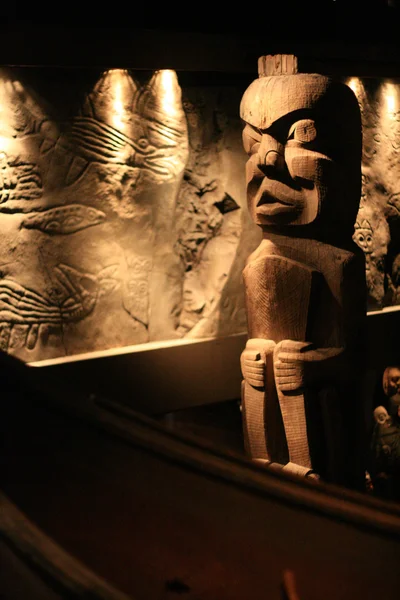 Totem pole - Museo a.c. reale, victoria, bc, canada — Foto Stock