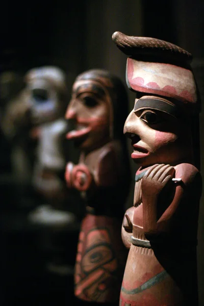 Drewniana rzeźba - Królewskie Muzeum Kolumbii, victoria, bc, Kanada — Zdjęcie stockowe