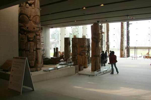 Totem pole - museet av antropologi, vancouver, bc, Kanada — Stockfoto