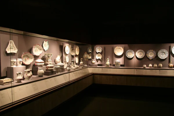 Галерея керамики - Музей антропологии, Ванкувер, Британская Колумбия, Канада — стоковое фото